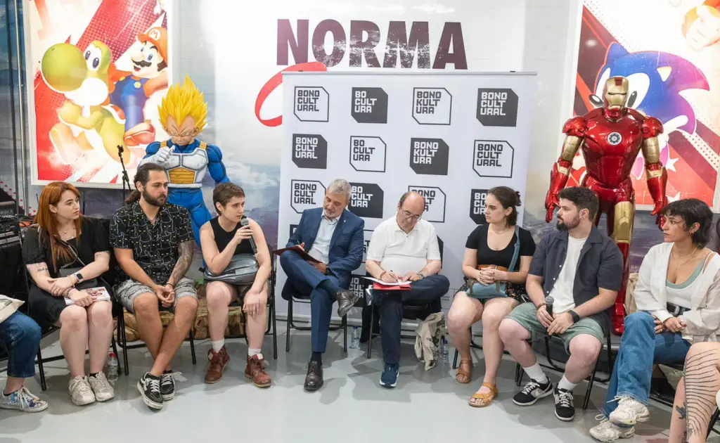 Jaume Collboni y Miquel Iceta tienen un encuentro con representantes del sector del cómic bajo el contexto del Bono Cultural Joven.
